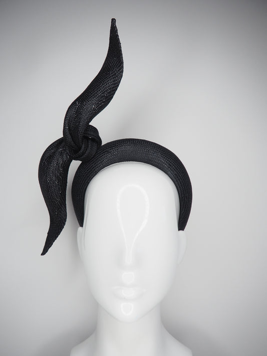 Tied in a knot - Black Parisisal Straw