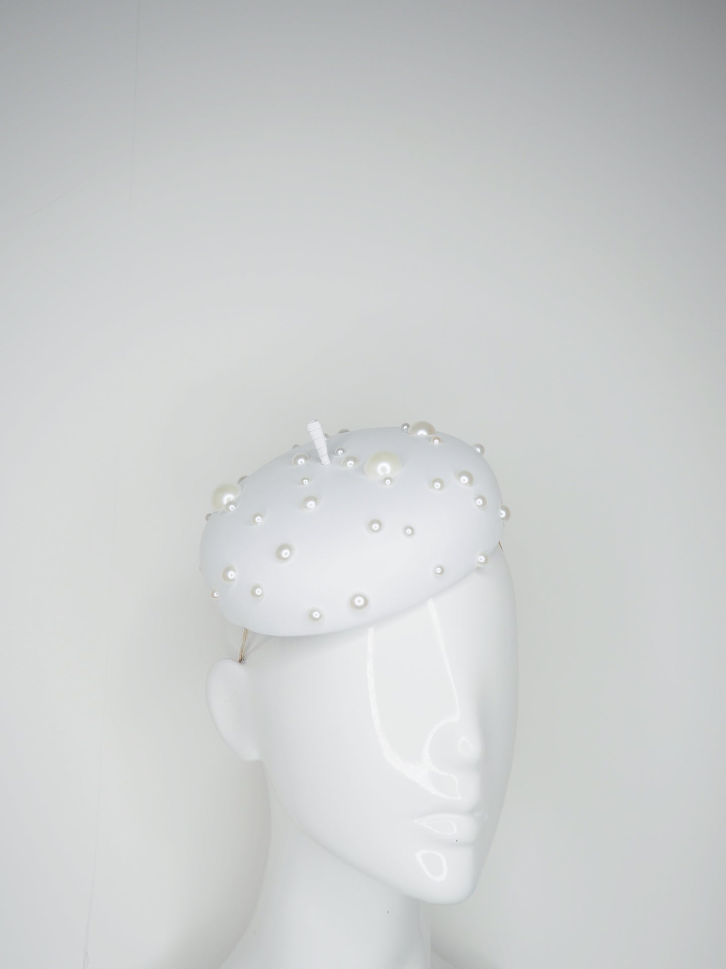 Pearly Girl - Large leather button base with pearl detail