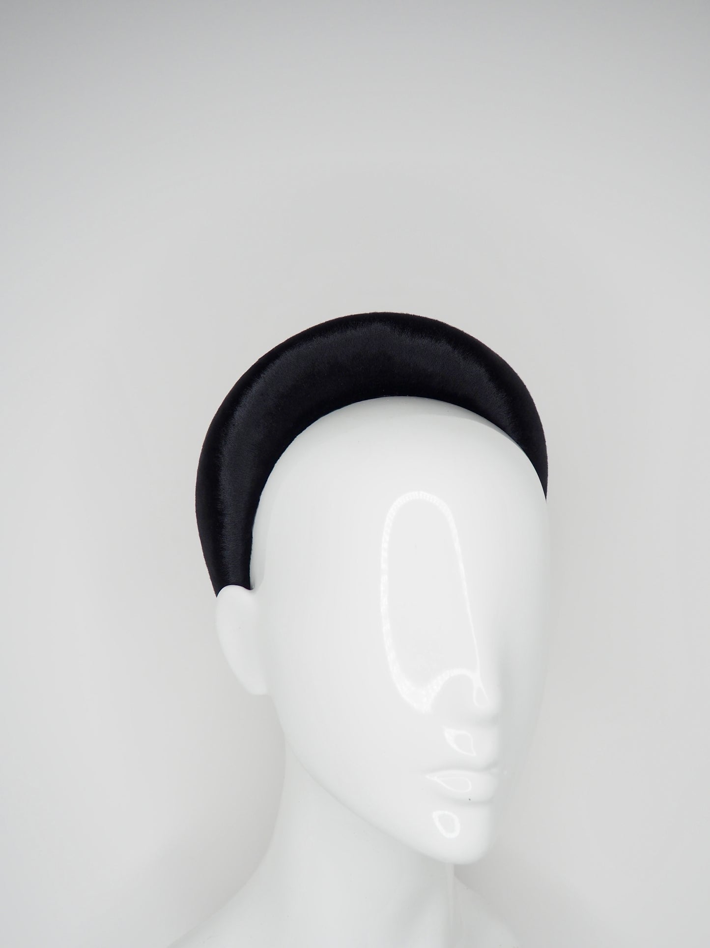 Mia - Black Hair On Hide 3D headband