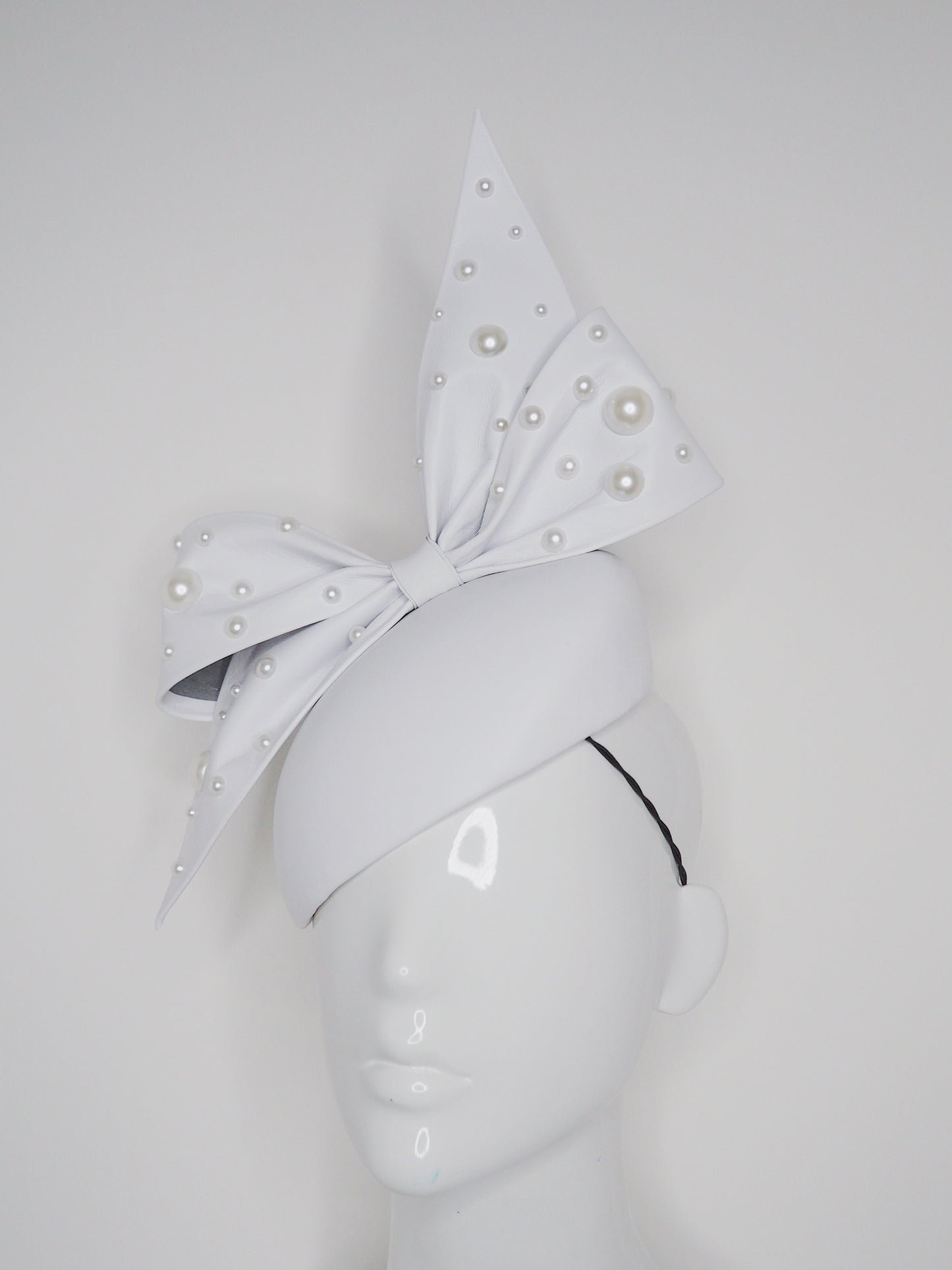 Pearl Bowie - White Leather bow with pearl detail