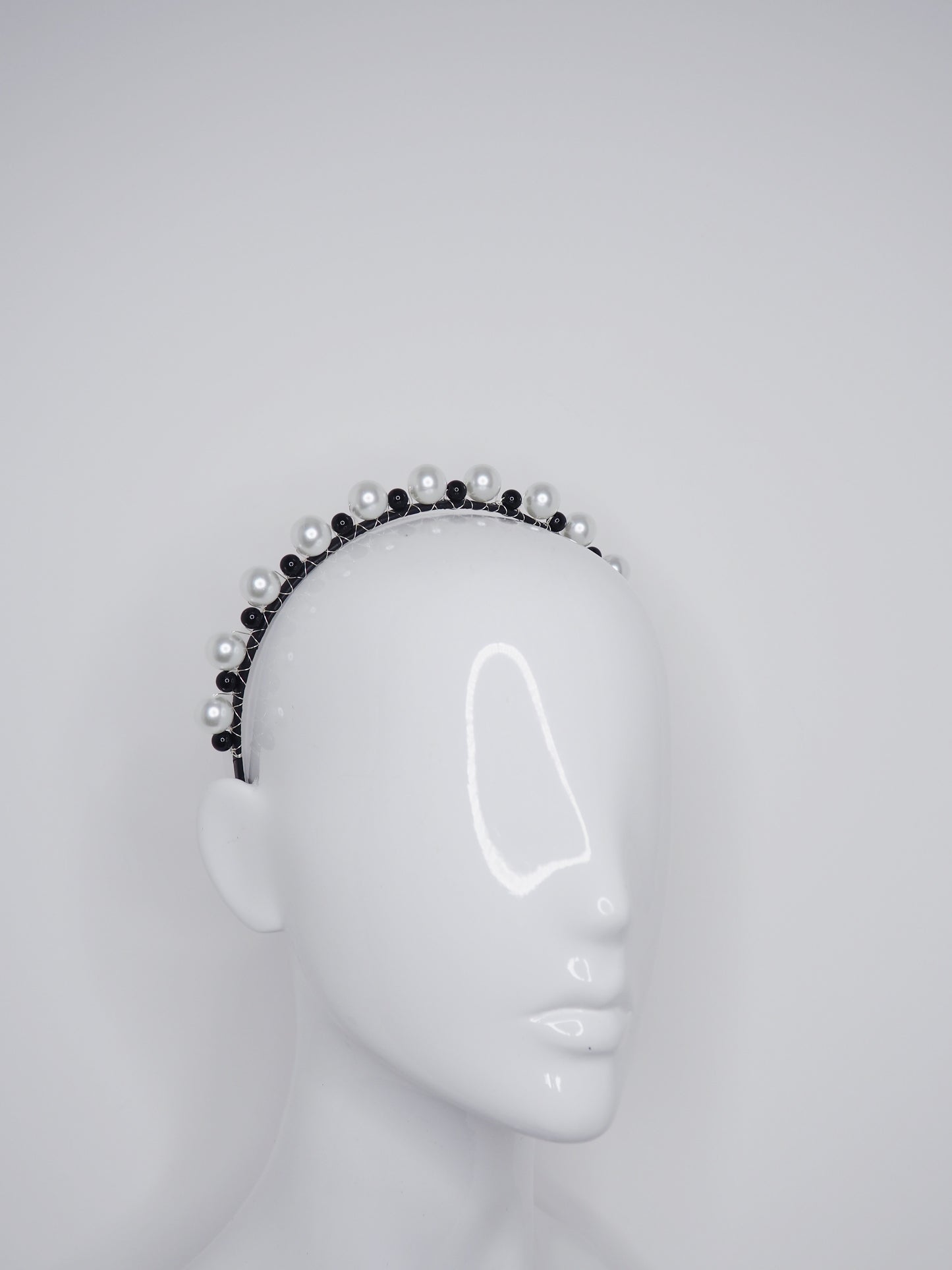 Alexa - Black leather headband with Pearl and Black bead Detail