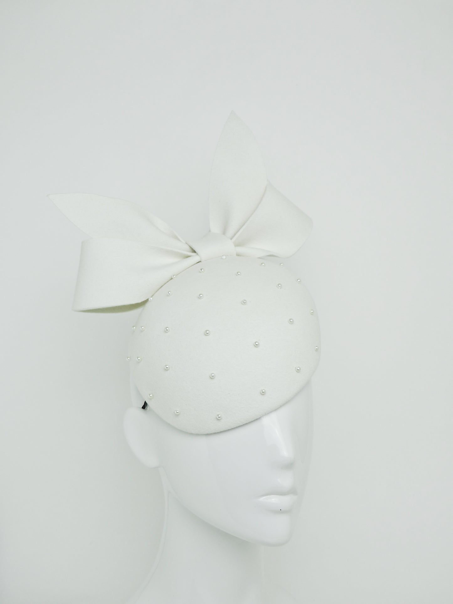 Pearl - Fur felt wth bow and pearl detail