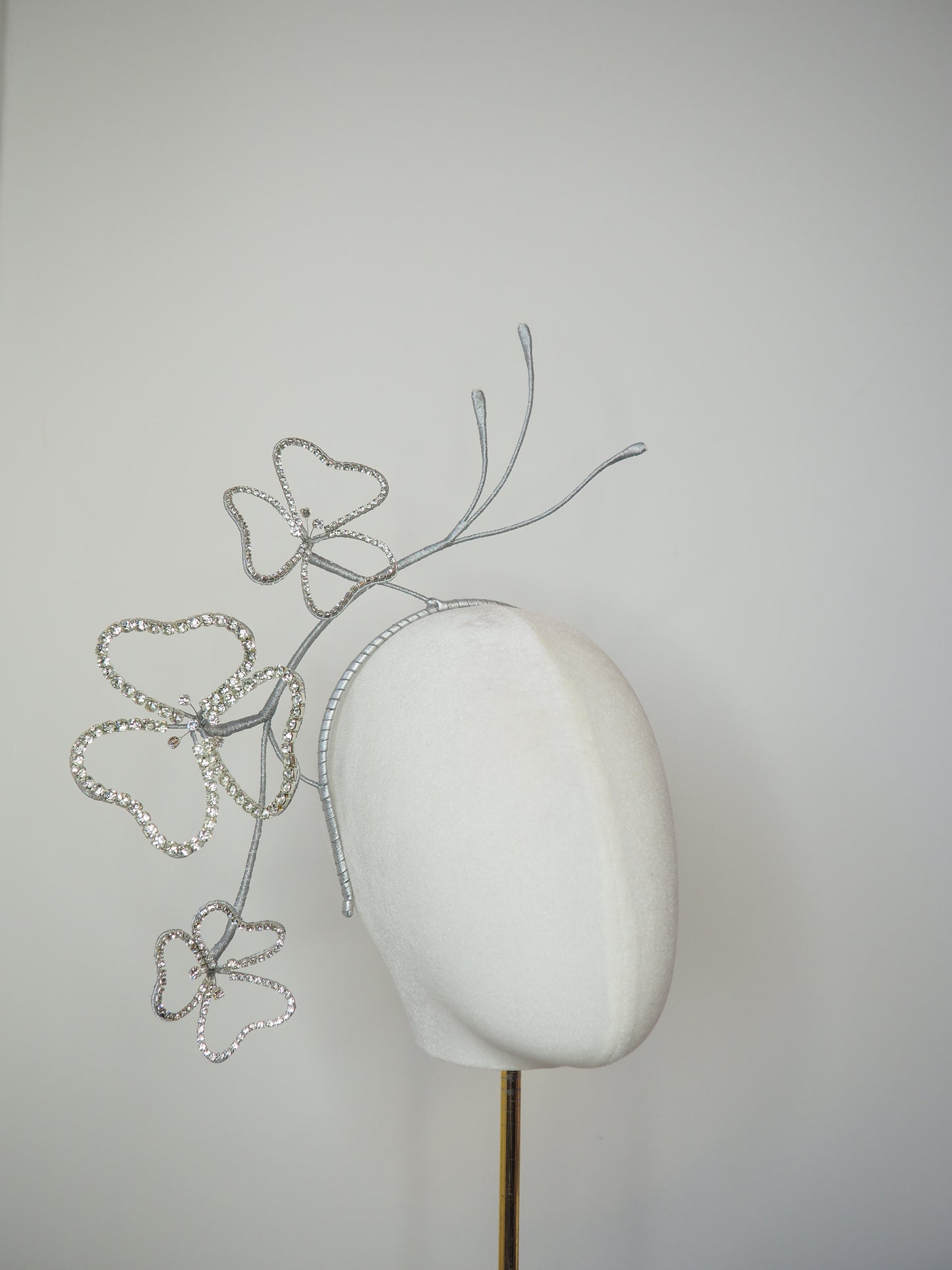 Crystal clover - wired crystal clover buds on a metallic wired headband