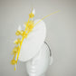 Snow buttercup - White raffia disc with golden yellow crystoform buttercups