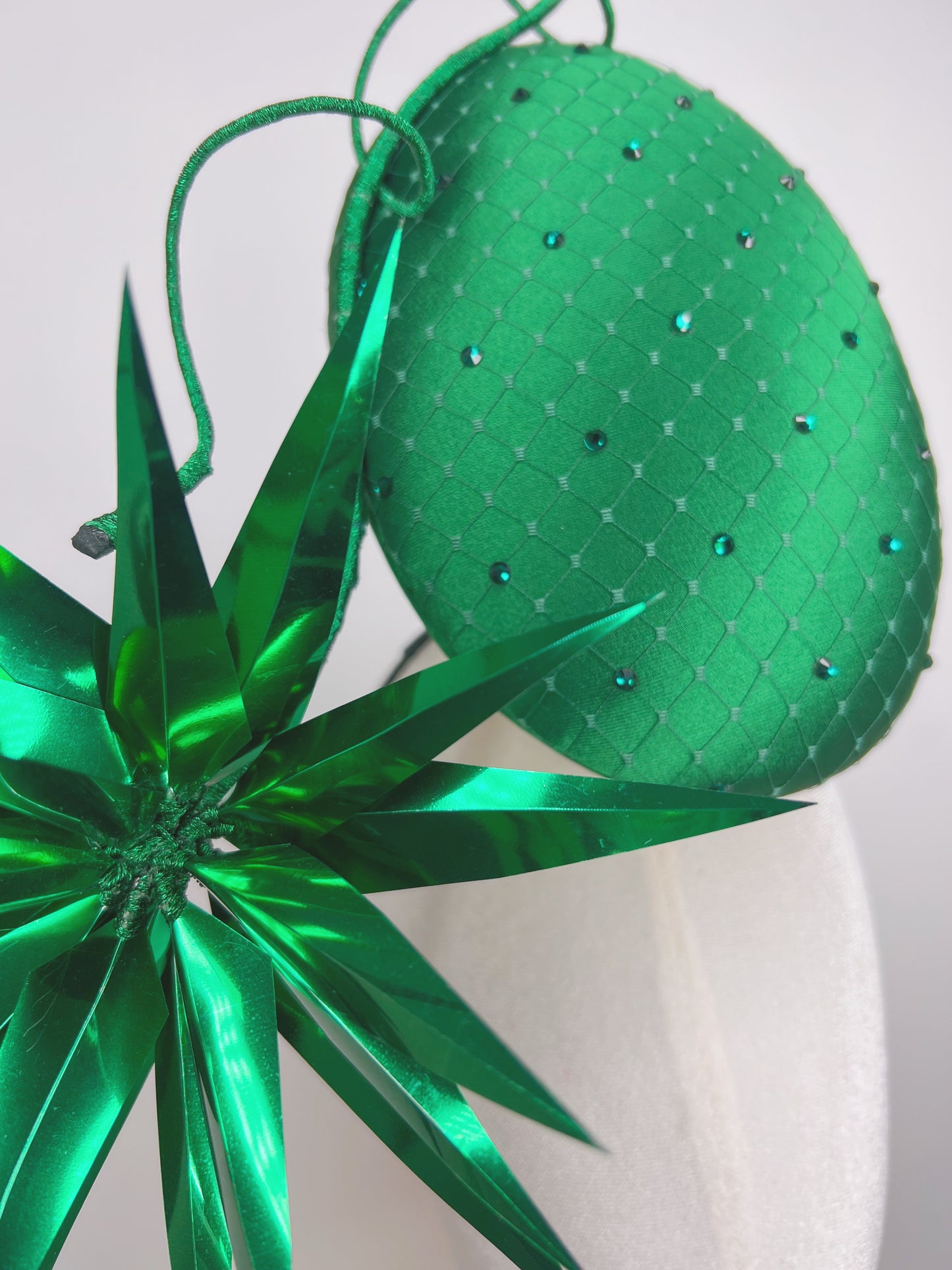 Emerald sparkle - Emerald satin percher with starburst and crystal detail