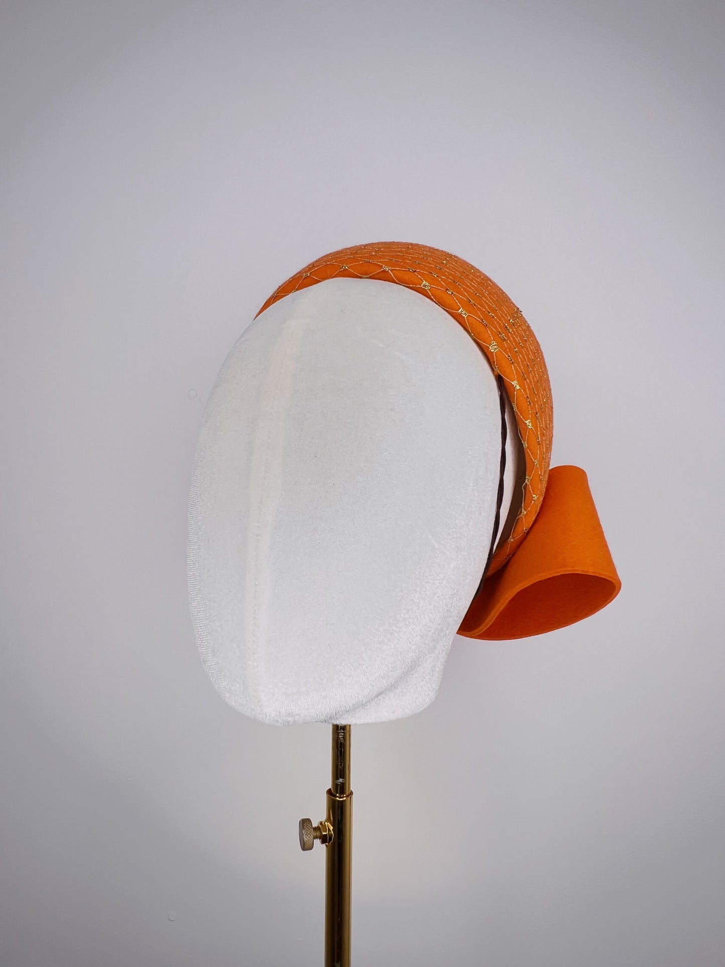 Valencia Pillbox - Vintage Felt Soft teardrop pillbox with bow and gold veil detial
