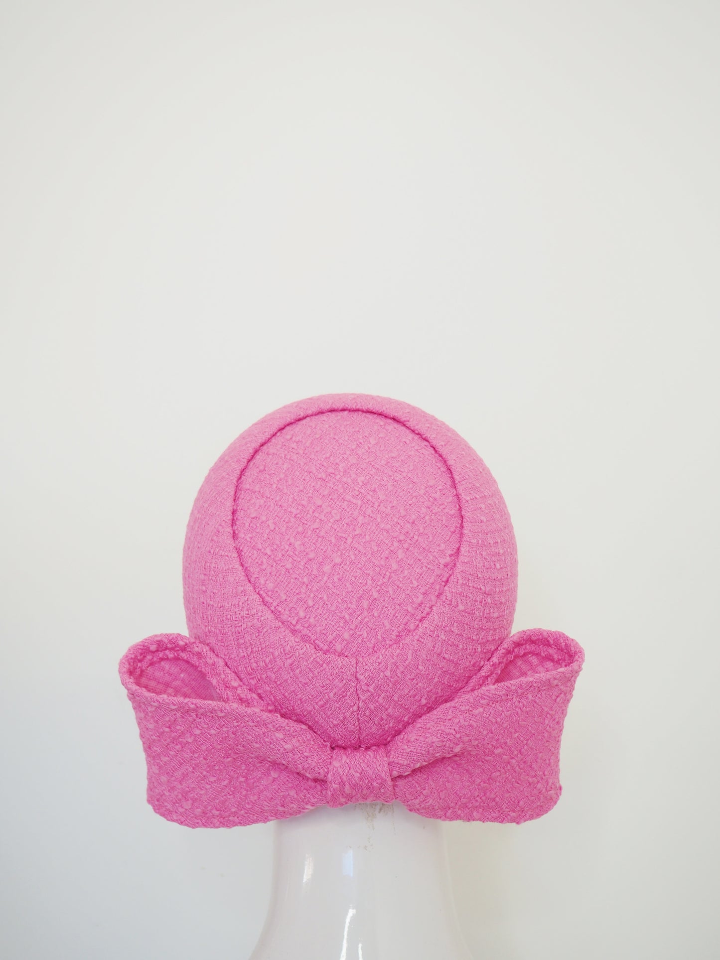 Vintage Barbie - Soft candy pink rounded pillbox with inlay detail and bow.