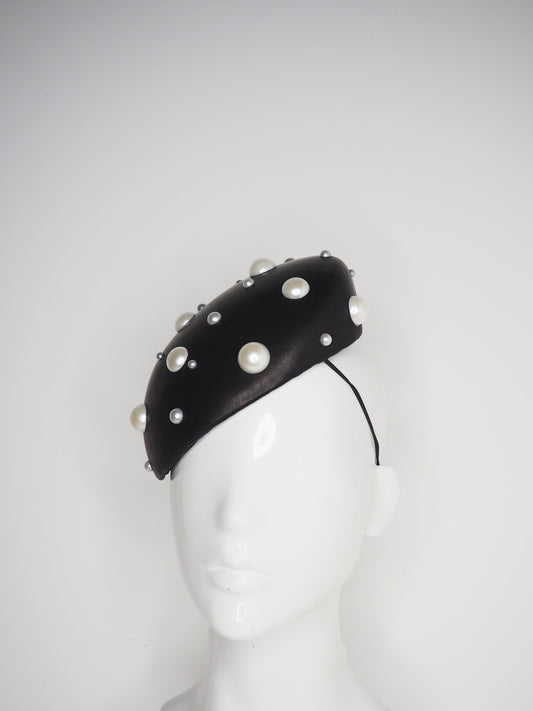 pearl beret - black leather