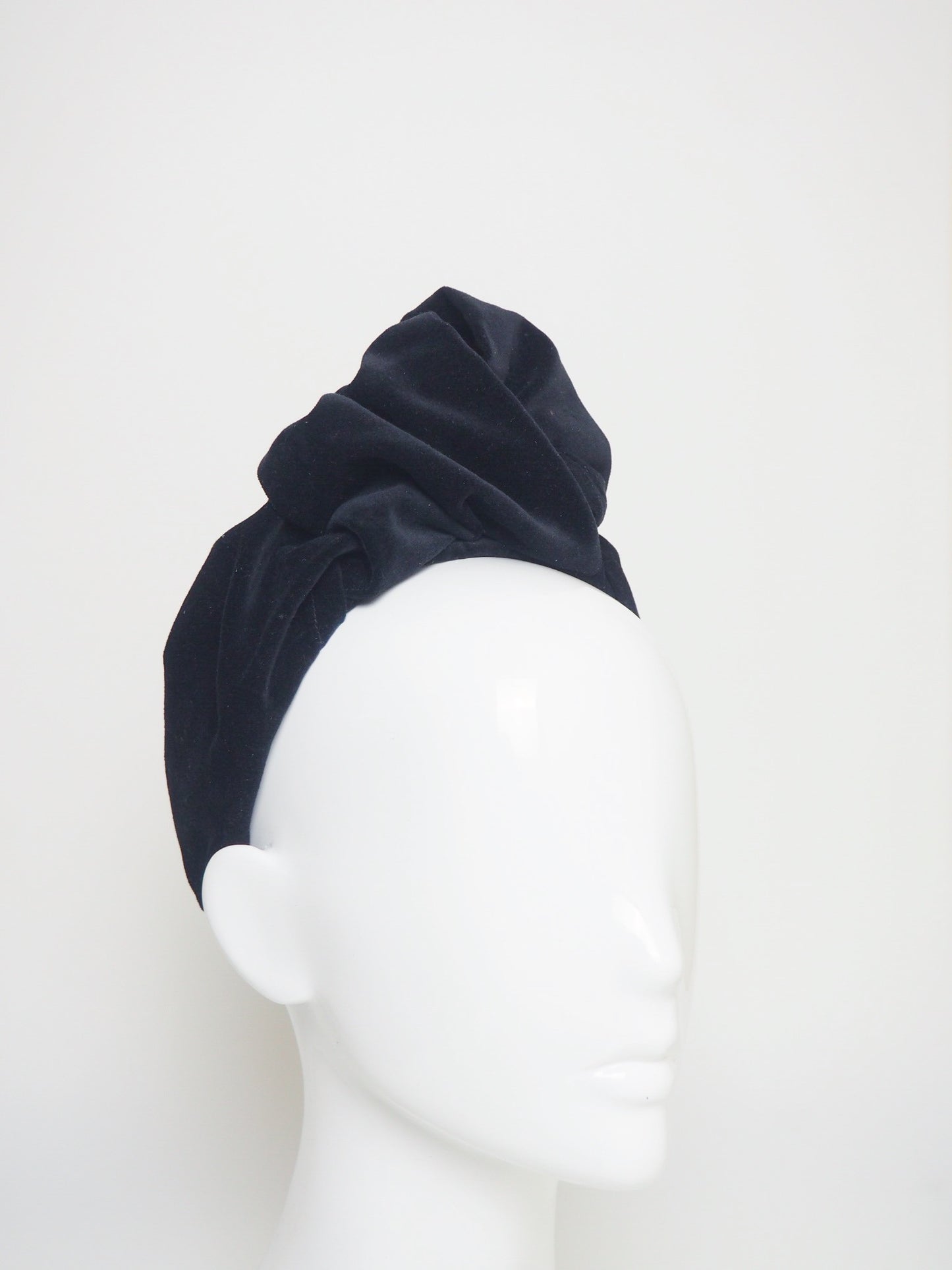 Vera - Black velvet turban