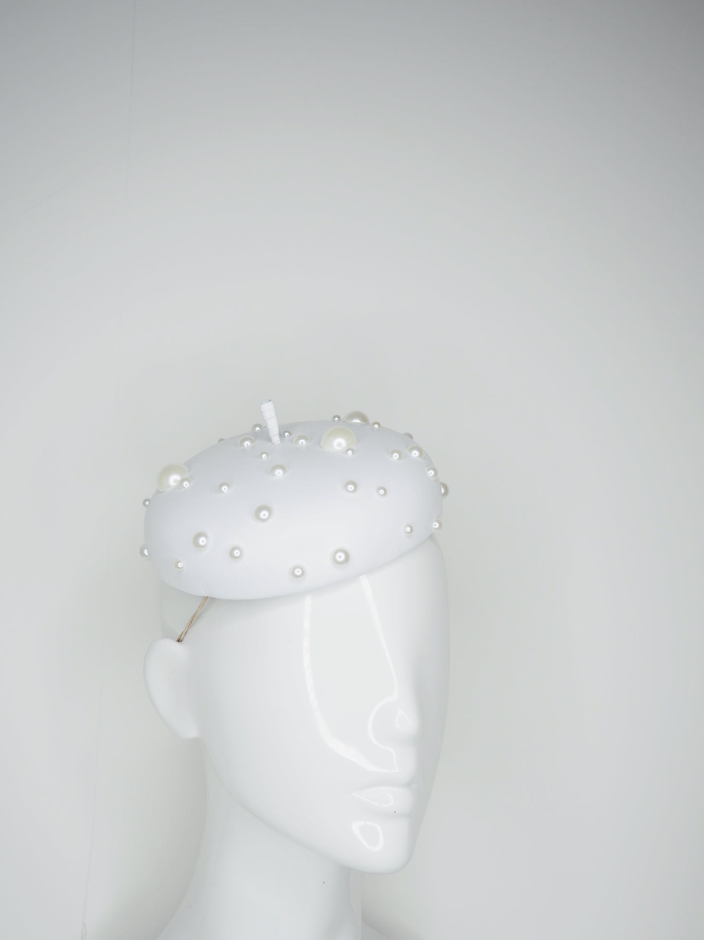 Pearly Girl - Large leather button base with pearl detail